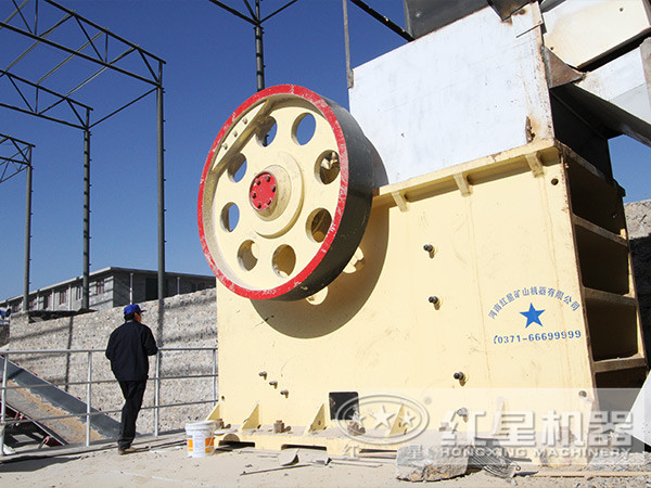 快播视频污版快播APP看片工作现场